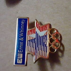 Los Angeles 1984 Olympic Collector Lapel Pins x 2